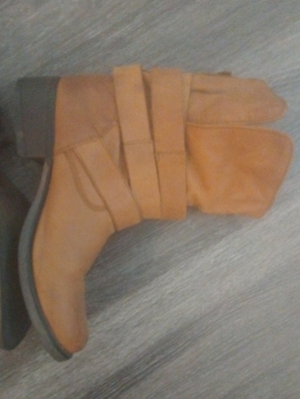 STEVE MADDEN- Tan Slouchy Buckle Leather Ankle Boots Size 8.5 - Picture 5 of 6
